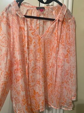 NWT VINE CAMUTO blouse in L